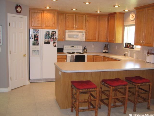 192 S 300 E, Providence, UT 84332 — photo 2