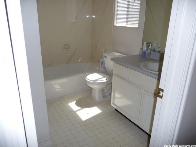 536 S 925 E, Layton, UT 84041 — photo 8