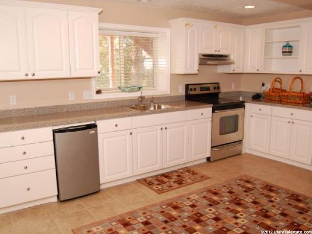 10154 S 2460 E, Sandy, UT 84092 — photo 5