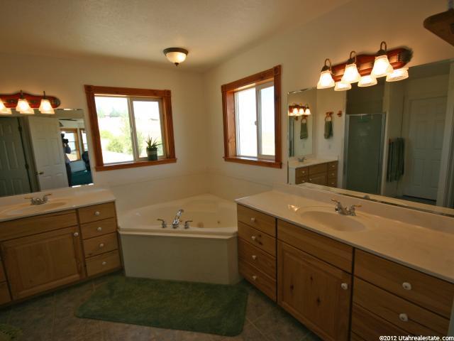 2390 N Valley Vw W, Petersboro, UT 84325 — photo 9