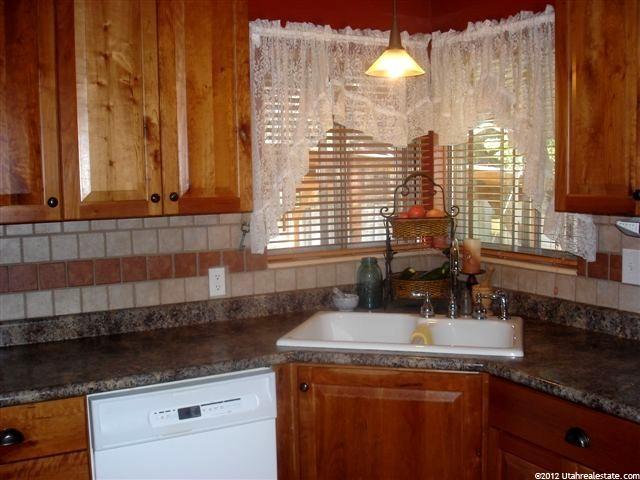 375 N Lauralin Dr E, Logan, UT 84321 — photo 5