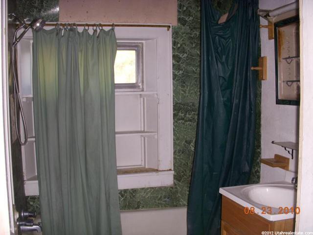 296 E 300 S, Nephi, UT 84648 — photo 6