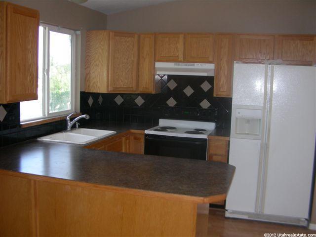 5531 S 3275 W, Roy, UT 84067 — photo 2