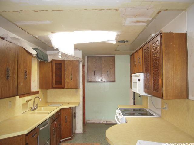318 E Hillside Dr S, Murray, UT 84107 — photo 9