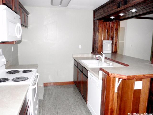 446 E Creekside Cir. #b #B, Murray, UT 84107 — photo 5