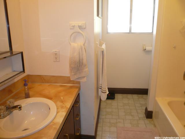 942 W 330 S, Logan, UT 84321 — photo 9