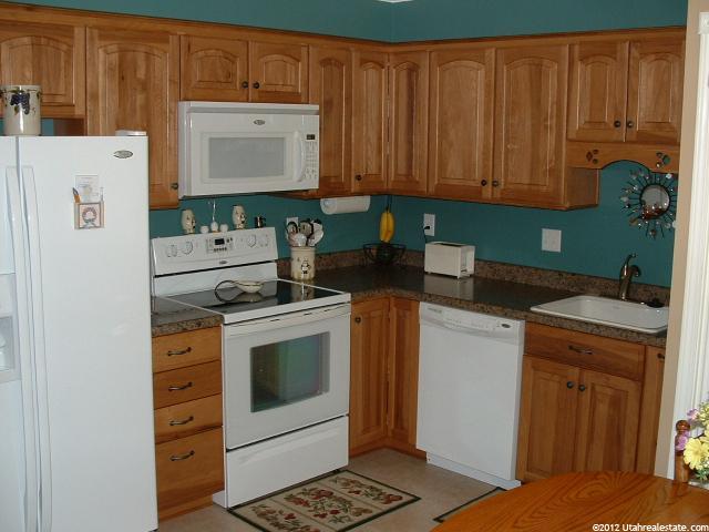 5923 S Sultan Cir, Murray, UT 84107 — photo 2