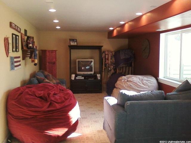 321 N Homestead Ct, Providence, UT 84332 — photo 4