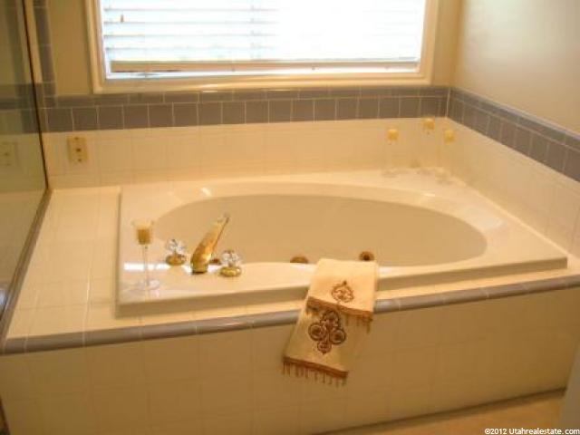 6187 S 2090 E, Holladay, UT 84121 — photo 12