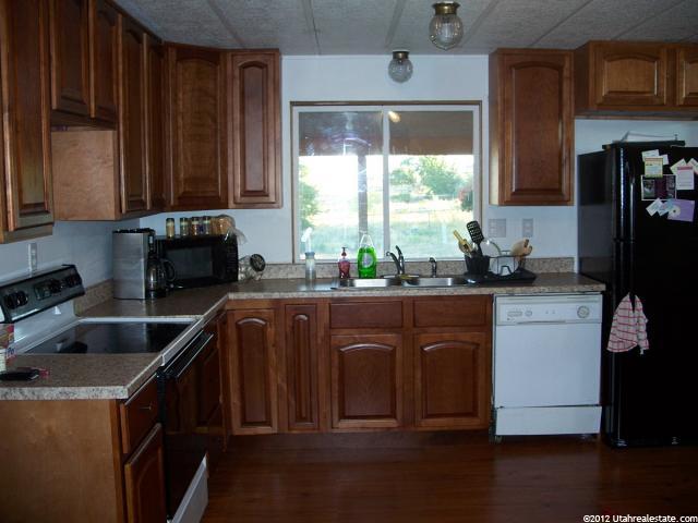 1366 E 5800 S, Vernal, UT 84078 — photo 2