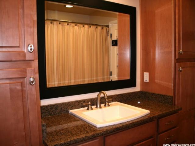 370 S 800 E, Bountiful, UT 84010 — photo 9