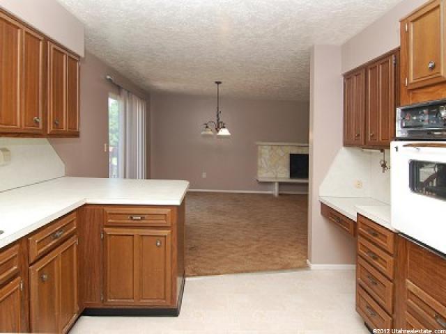 5003 S 2575 W, Roy, UT 84067 — photo 9