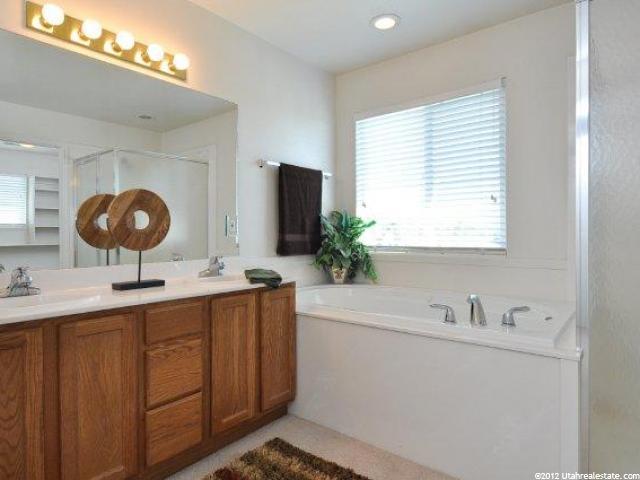 1445 S Prestwick Dr, Syracuse, UT 84075 — photo 12