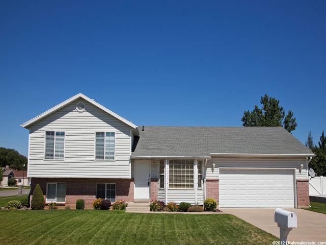 888 W 910 N, Clinton, UT 84015 — photo 2