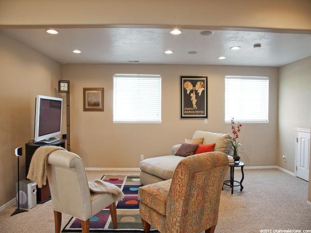 888 W 910 N, Clinton, UT 84015 — photo 9