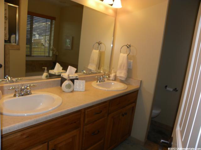 122 E 600 N, Millville, UT 84326 — photo 9