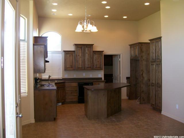 204 E Quirk St, Grantsville, UT 84029 — photo 8