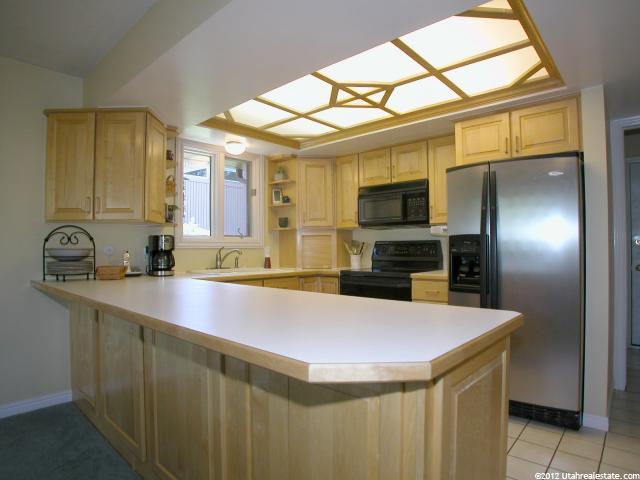 9759 S Granite View Dr E, Sandy, UT 84092 — photo 2