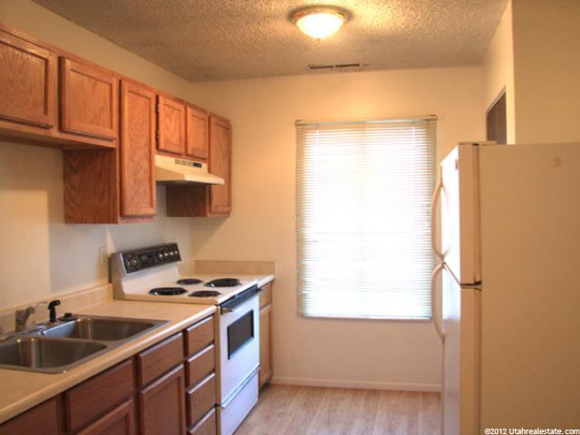 882 W 4100 S, Bountiful, UT 84010 — photo 5