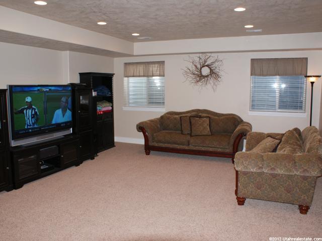 944 Mill Shadow Dr, Kaysville, UT 84037 — photo 8