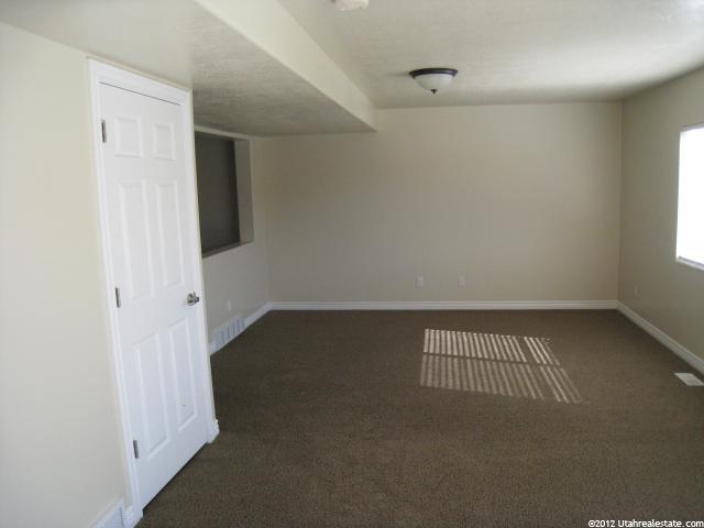 1482 N 2475 W, Clinton, UT 84015 — photo 2