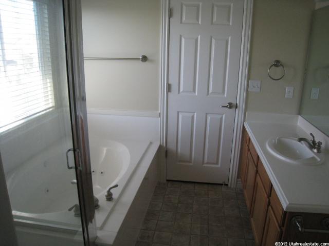 1482 N 2475 W, Clinton, UT 84015 — photo 4