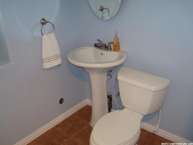 1669 N 2475 W, Clinton, UT 84015 — photo 11