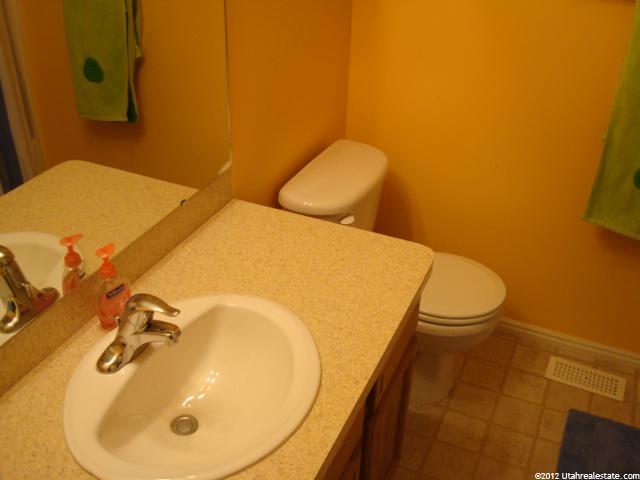 1669 N 2475 W, Clinton, UT 84015 — photo 10