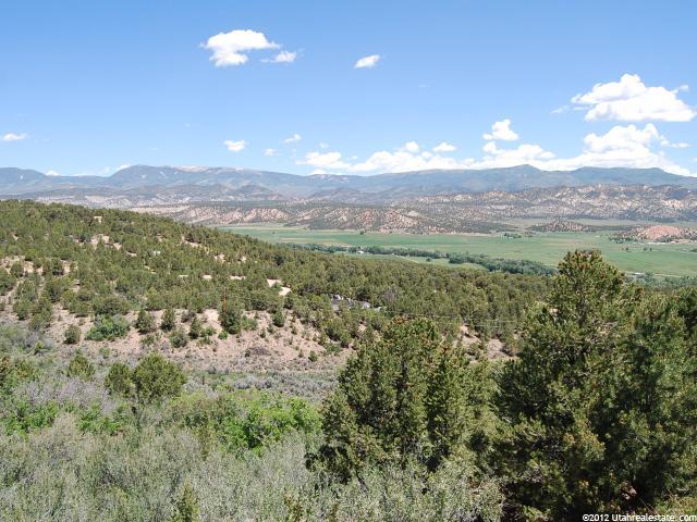 1112 Lewis Dr, Tabiona, UT 84072 — photo 4