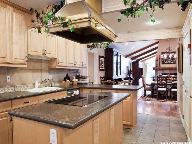 2138 E 6200 S, Holladay, UT 84121 — photo 8