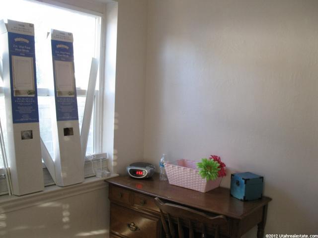 180 E Ross Dr S, Clearfield, UT 84015 — photo 11