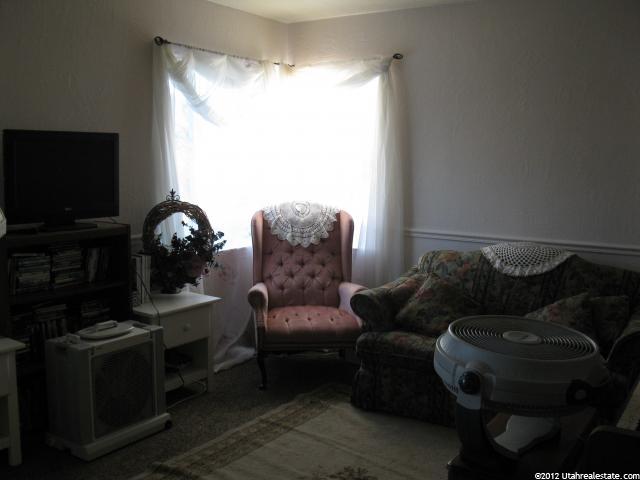 180 E Ross Dr S, Clearfield, UT 84015 — photo 9