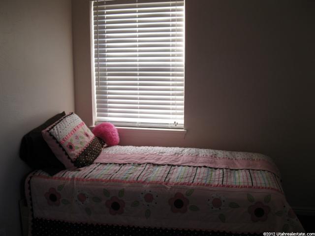 180 E Ross Dr S, Clearfield, UT 84015 — photo 10