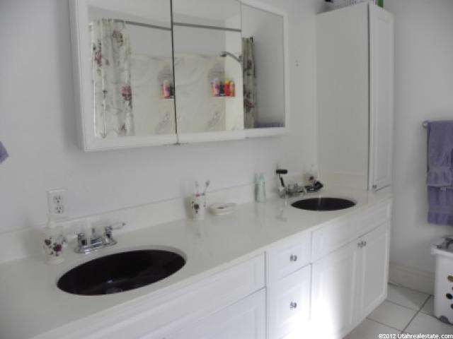 295 E 300 N, Logan, UT 84321 — photo 9