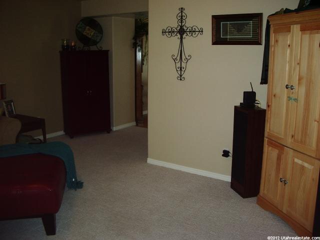 1015 E Sara Ln, Ogden, UT 84404 — photo 5