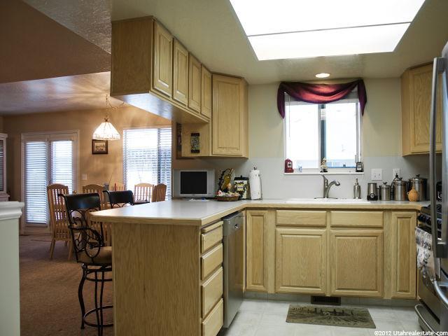 5521 S 600 E, Washington Terrace, UT 84405 — photo 10