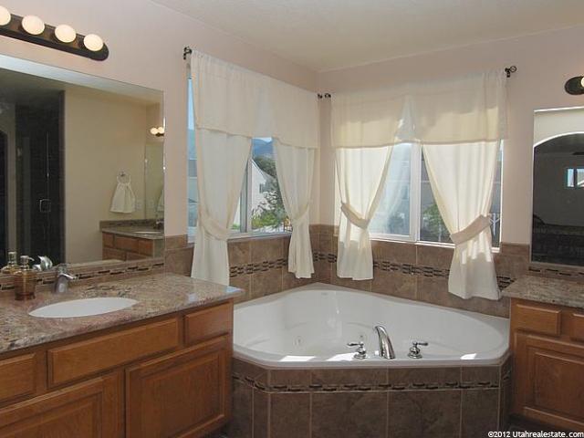 2352 N 880 W, West Bountiful, UT 84087 — photo 10