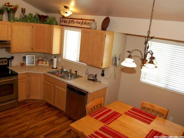 322 Meadow View Dr, Ogden, UT 84404 — photo 2