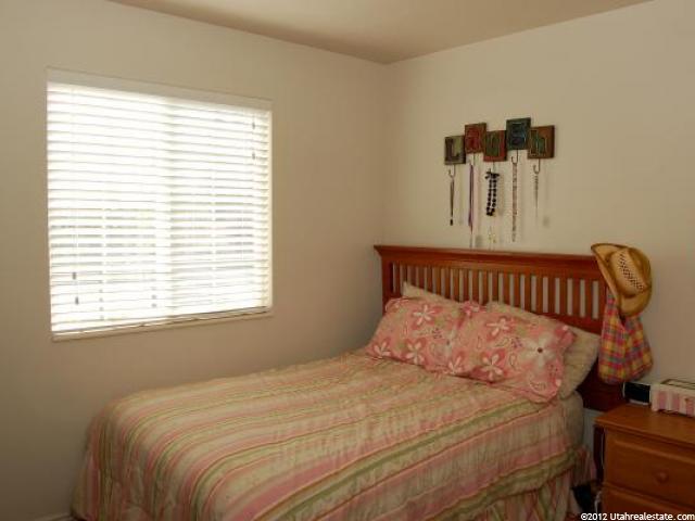 322 Meadow View Dr, Ogden, UT 84404 — photo 10