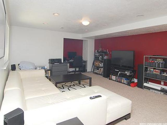 142 E Carrington Ln N, Centerville, UT 84014 — photo 12