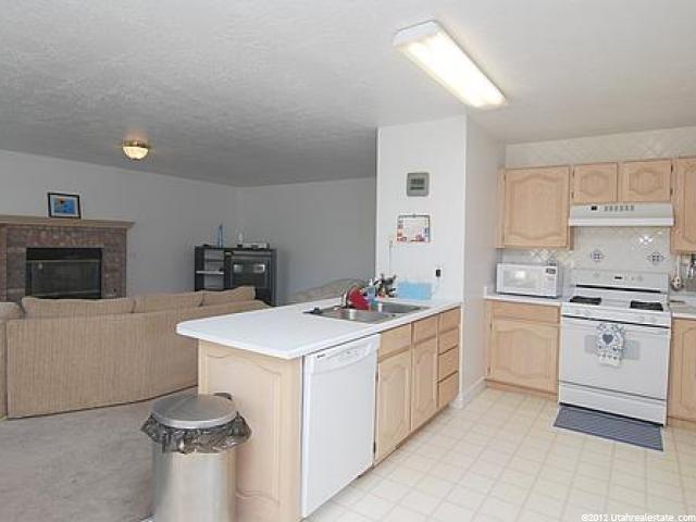 142 E Carrington Ln N, Centerville, UT 84014 — photo 5