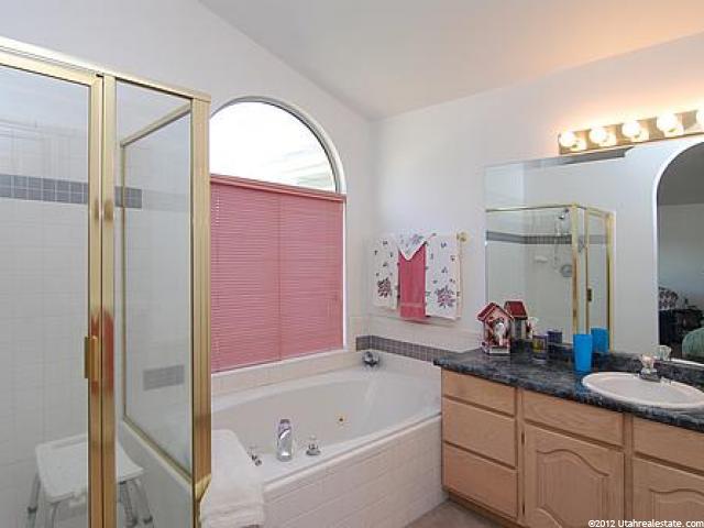 142 E Carrington Ln N, Centerville, UT 84014 — photo 10
