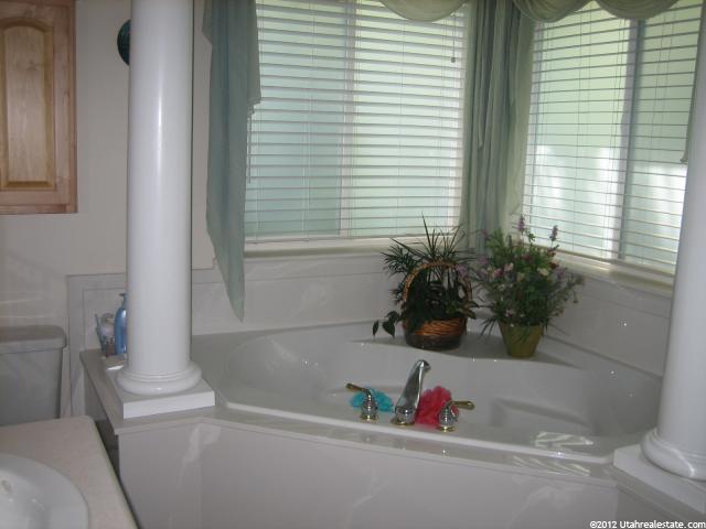 3074 E 1850 N, Layton, UT 84040 — photo 2