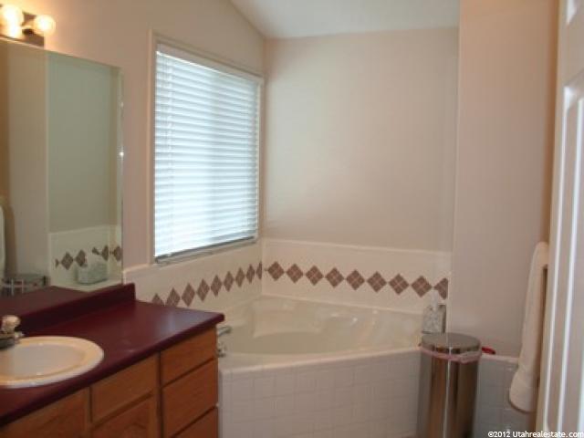 3262 S Davis Blvd, Bountiful, UT 84010 — photo 6