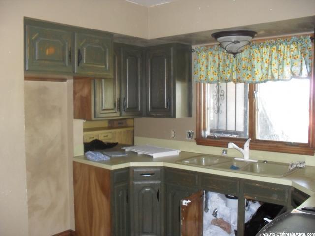 1021 N 2000 W, Clinton, UT 84015 — photo 2