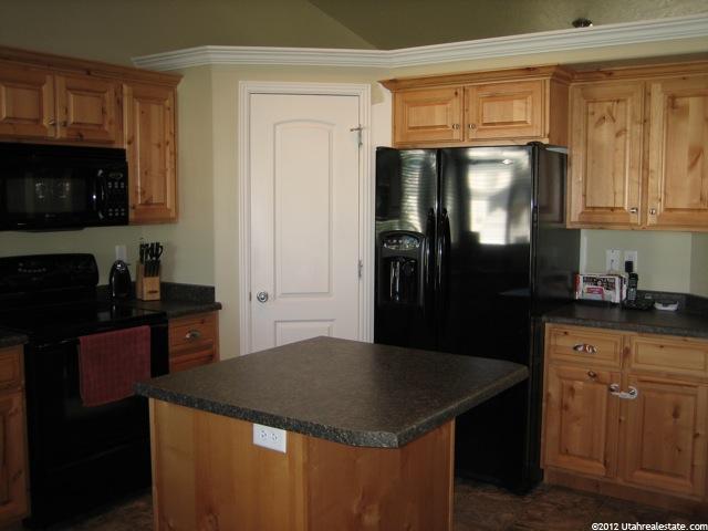 4022 S 2725 W, Roy, UT 84067 — photo 3