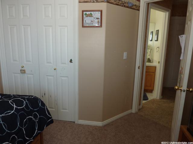 964 N 575 W, Clinton, UT 84015 — photo 2