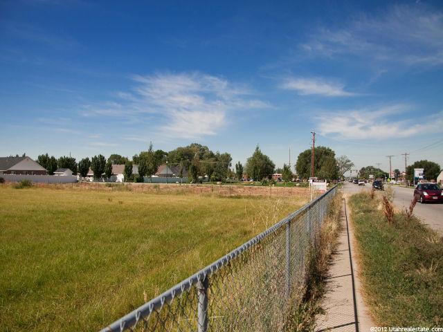 857 W 1800 N #1, Clinton, UT 84015 — photo 2