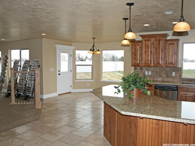 431 S 2075 W, Plain City, UT 84404 — photo 11
