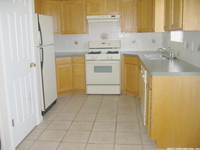 694 W 860 S, Tremonton, UT 84337 — photo 8